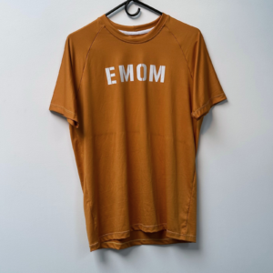Camiseta Mostaza Emom