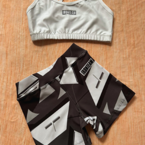 Short triangulos grises - top brook blanco